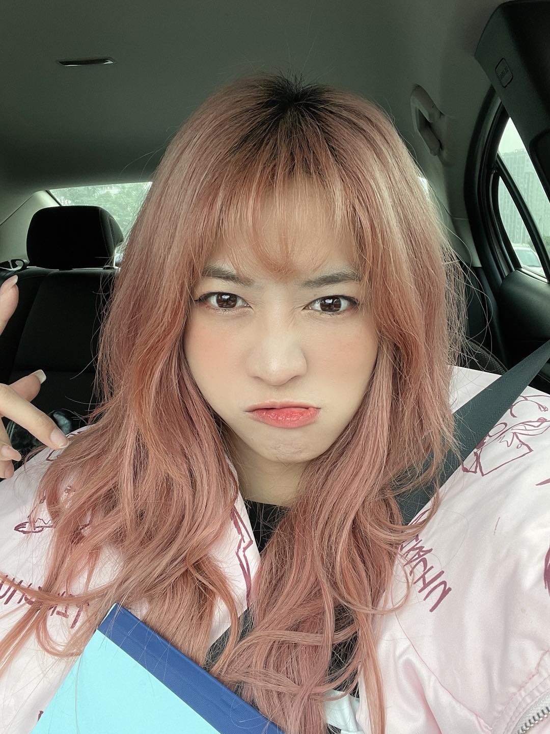 Lê Bống hiện đang là một hot Tiktok và có ý định dấn thân sang làm streamer. Ảnh FBNV