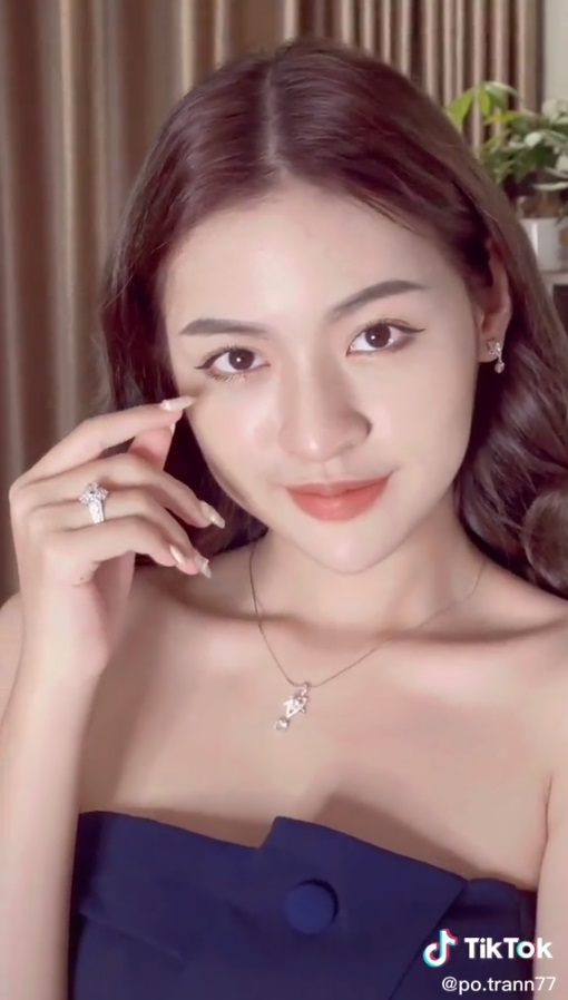 Và đây là màn biến hình xuất sắc của Thanh Tâm sau khi đã lựa chọn cho mình được bộ trang phục như ý. Ảnh Tiktok nhân vật Và đây là màn biến hình xuất sắc của Thanh Tâm sau khi đã lựa chọn cho mình được bộ trang phục như ý. Ảnh Tiktok nhân vật
