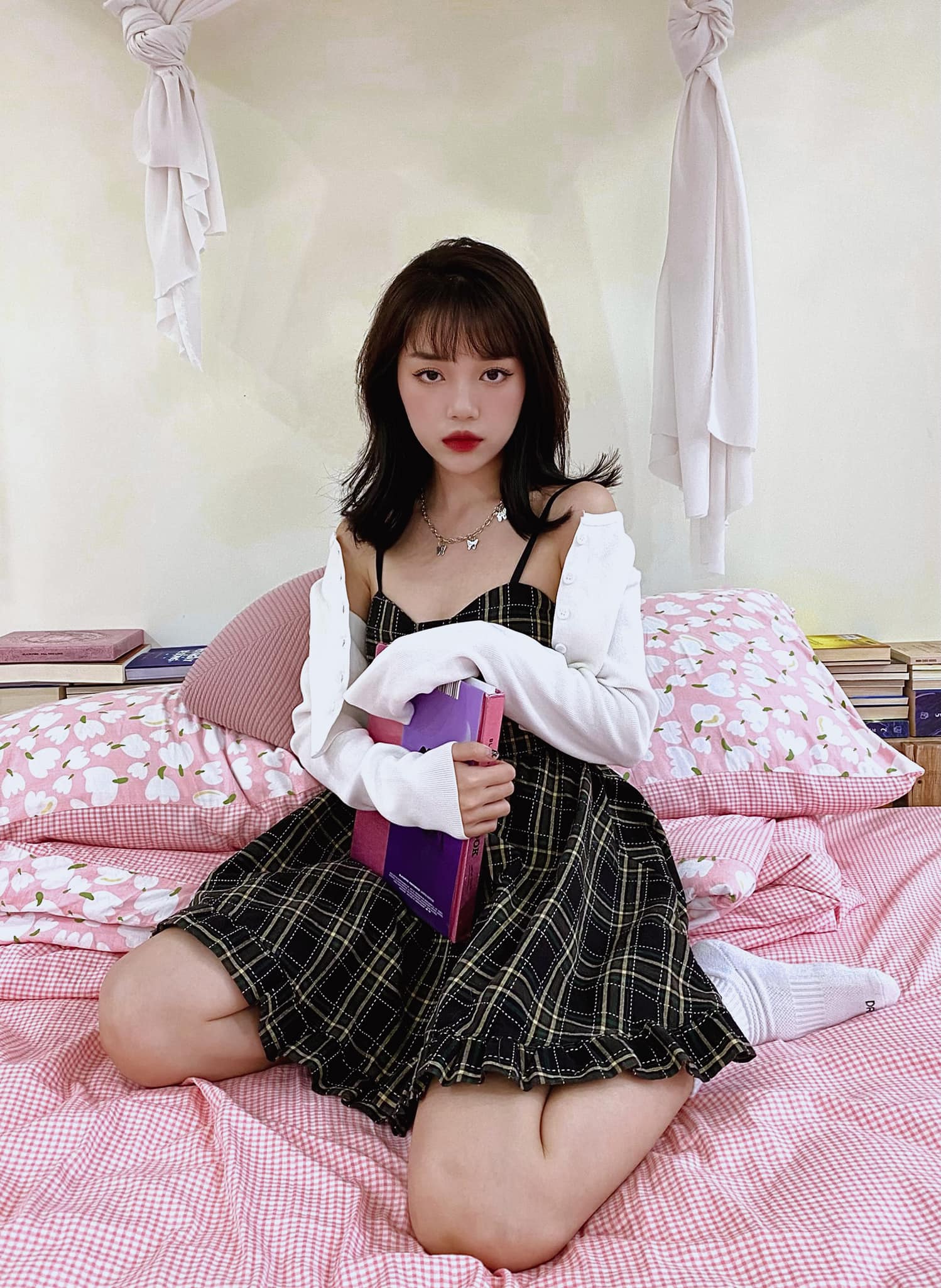 Mặc sao chổi chiếu mệnh, Linh Ngọc Đàm vẫn xuất hiện với hình ảnh cực ngầu và chất - Ảnh 1