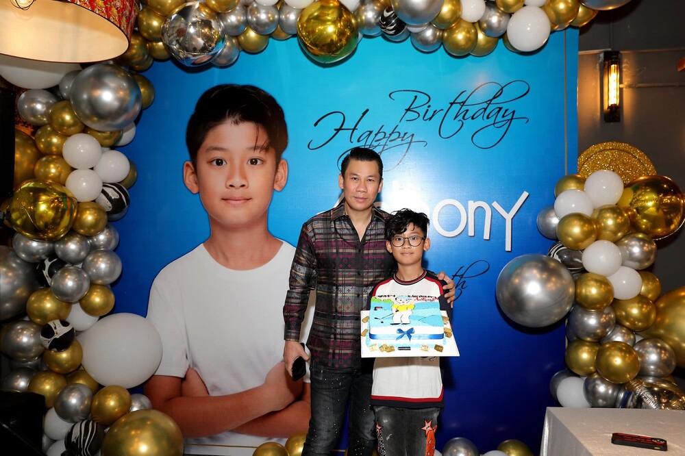 Trước đó, chồng cũ Lệ Quyên cũng tổ chức một bữa tiệc sinh nhật hoành tráng khác cho quý tử. Ảnh FBNV