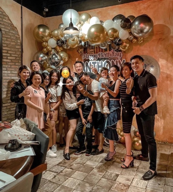 Không chỉ riêng doanh nhân Đức Huy mà cả Lệ Quyên cũng tổ chức sinh nhật đầm ấp cho quý tử nhỏ. Ảnh FBNV