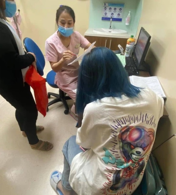 Thời gian đầu Mèo Simmy khá lo lắng và buồn nhưng hiện tại cô nàng đã ổn định tâm lý và lạc quan hơn. Ảnh internet Thời gian đầu Mèo Simmy khá lo lắng và buồn nhưng hiện tại cô nàng đã ổn định tâm lý và lạc quan hơn. Ảnh internet