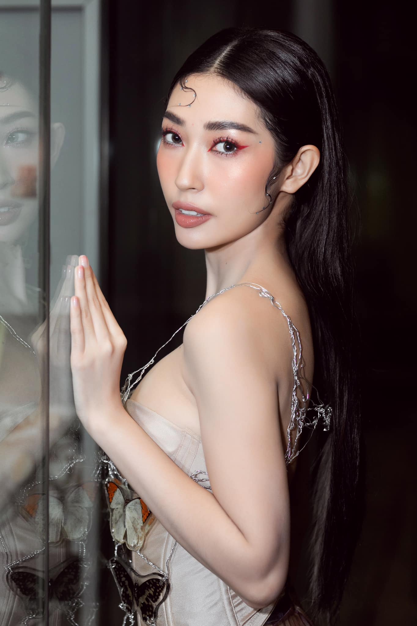 Khổng Tú Quỳnh dính nghi vấn 'trùng tu' nhan sắc. Ảnh FBNV