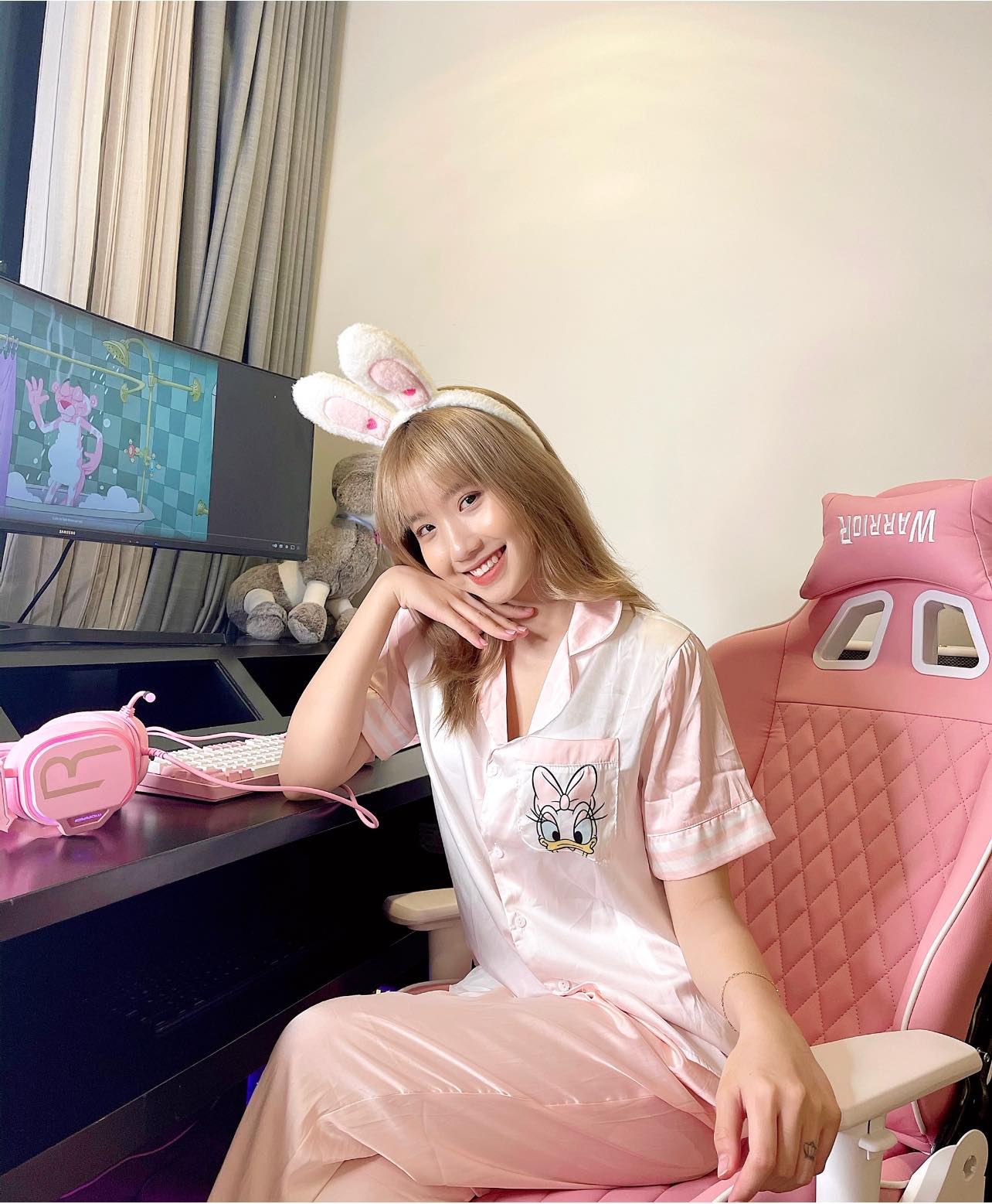 Ngoan hiền chưa bao lâu, hotgirl Tiktok 17 tuổi Lê Thị Khánh Huyền lại tung ảnh không phù hợp với độ tuổi - Ảnh 1