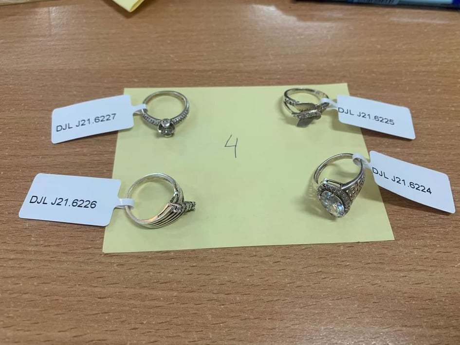Tin tức pháp luật 24h: Tạt sơn vào nhà người yêu cũ để trả thù, 14 đối tượng tiếp tay nhập cảnh trái phép - Ảnh 1 Tin tức pháp luật 24h: Tạt sơn vào nhà người yêu cũ để trả thù, 14 đối tượng tiếp tay nhập cảnh trái phép - Ảnh 1