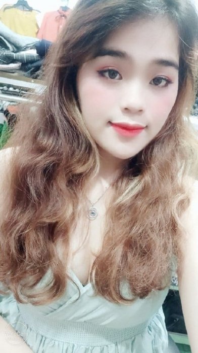 Một trong những bức ảnh quá khứ gây xôn xao, tranh cãi của cô gái được Ngô Kiến Huy nâng đỡ. Ảnh internet Một trong những bức ảnh quá khứ gây xôn xao, tranh cãi của cô gái được Ngô Kiến Huy nâng đỡ. Ảnh internet