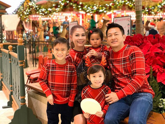 Gia đình hạnh phúc của ca sĩ Thanh Thảo. Ảnh internet
