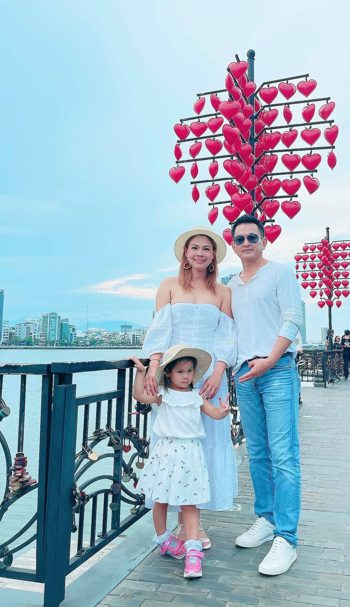 Ca sĩ Thanh Thảo lộ góc khuất hôn nhân với chồng Việt kiều, chấp nhận nhún nhường vì hạnh phúc 3 Ca sĩ Thanh Thảo lộ góc khuất hôn nhân với chồng Việt kiều, chấp nhận nhún nhường vì hạnh phúc 3