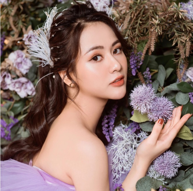 Vợ Mạnh Trường trong 'Hương vị tình thân 2' sở hữu nét đẹp hài hòa, hút người xem. Ảnh internet Vợ Mạnh Trường trong 'Hương vị tình thân 2' sở hữu nét đẹp hài hòa, hút người xem. Ảnh internet