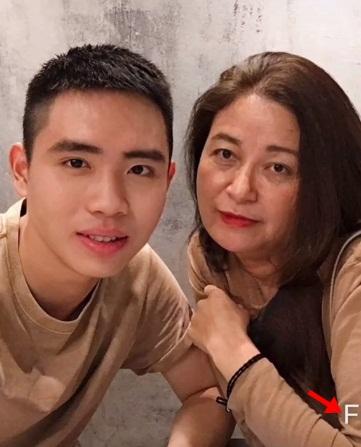 Mối tình đũa lệch 'chàng 25 tuổi - nàng 60 tuổi' gây xôn xao và sự thật ngã ngửa 2 Mối tình đũa lệch 'chàng 25 tuổi - nàng 60 tuổi' gây xôn xao và sự thật ngã ngửa 2