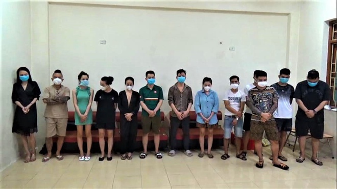 'Thánh chửi' Dương Minh Tuyền bị bắt. Ảnh ZingNews 'Thánh chửi' Dương Minh Tuyền bị bắt. Ảnh ZingNews