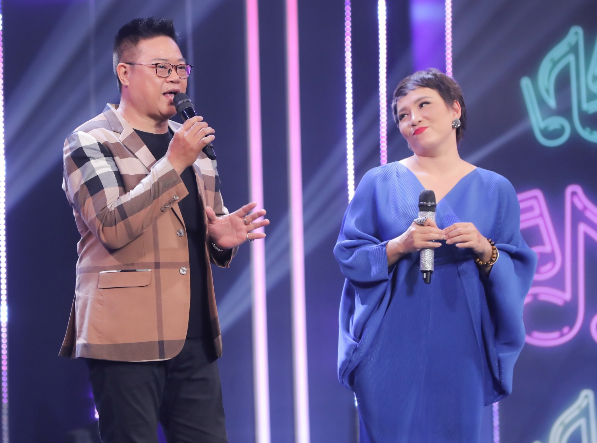 Ca sĩ Phi Hải qua đời đột ngột, sao Việt bàng hoàng thương tiếc 4 Ca sĩ Phi Hải qua đời đột ngột, sao Việt bàng hoàng thương tiếc 4