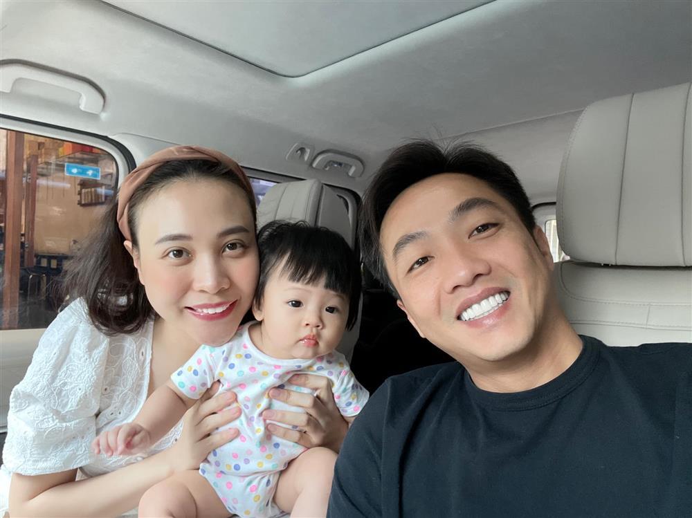 Đàm Thu Trang công khai khoảnh khắc Cường đô la nằm cạnh 'người tình kiếp trước' 3 Đàm Thu Trang công khai khoảnh khắc Cường đô la nằm cạnh 'người tình kiếp trước' 3
