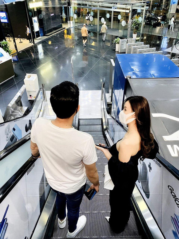 Quốc Trường và Midu từng bị bắt gặp đi chơi cùng nhau. Ảnh internet Quốc Trường và Midu từng bị bắt gặp đi chơi cùng nhau. Ảnh internet