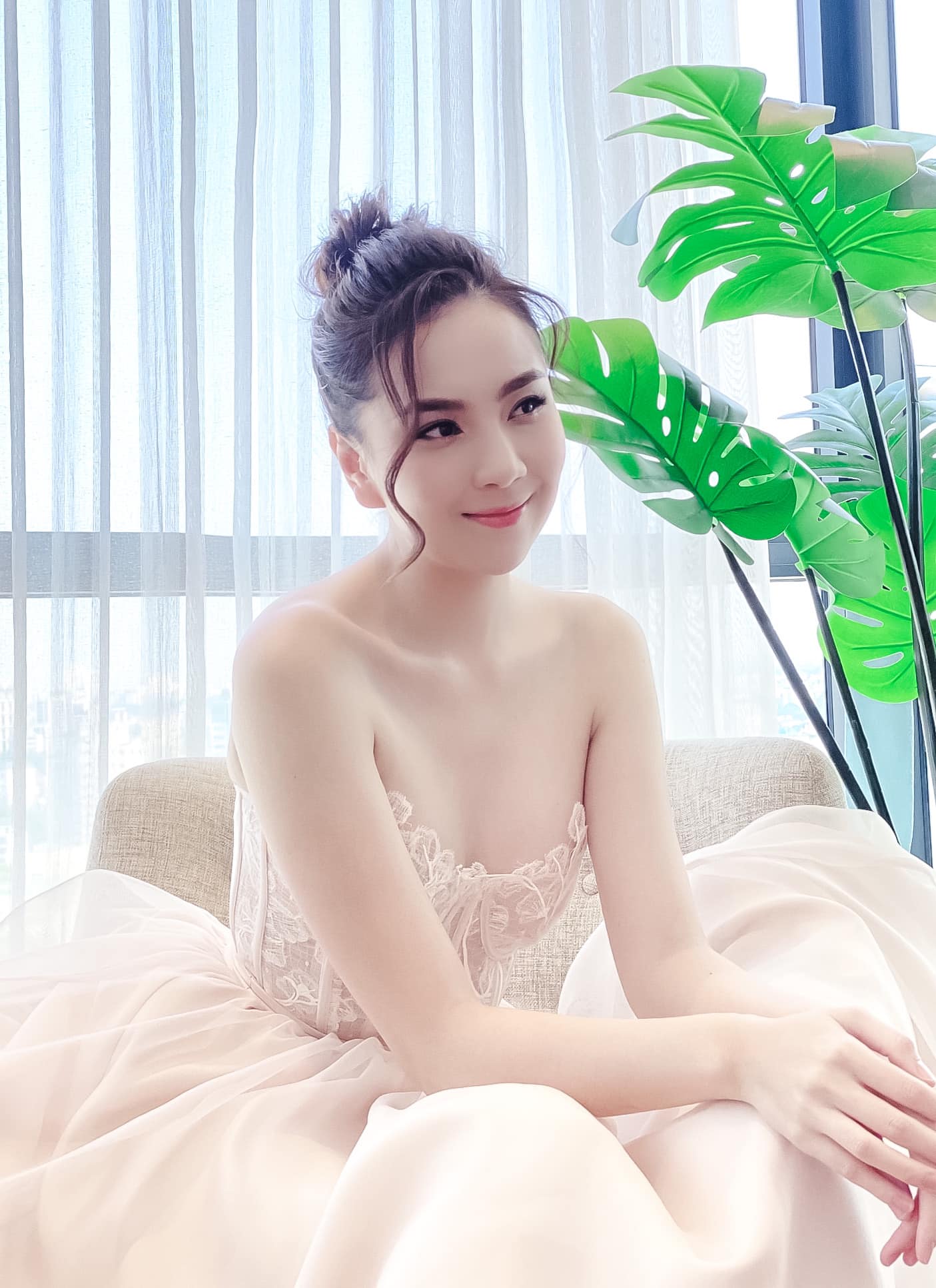 Nhan sắc gợi cảm hút mắt người nhìn của MC Mai Ngọc dù đã có gia đình. Ảnh FBNV