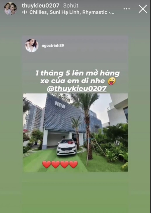 Đáp lại tình cảm của trợ lý, Ngọc Trinh thường xuyên mua quà sang đắt tiền cho Thúy Kiều. Ảnh FBNV Đáp lại tình cảm của trợ lý, Ngọc Trinh thường xuyên mua quà sang đắt tiền cho Thúy Kiều. Ảnh FBNV