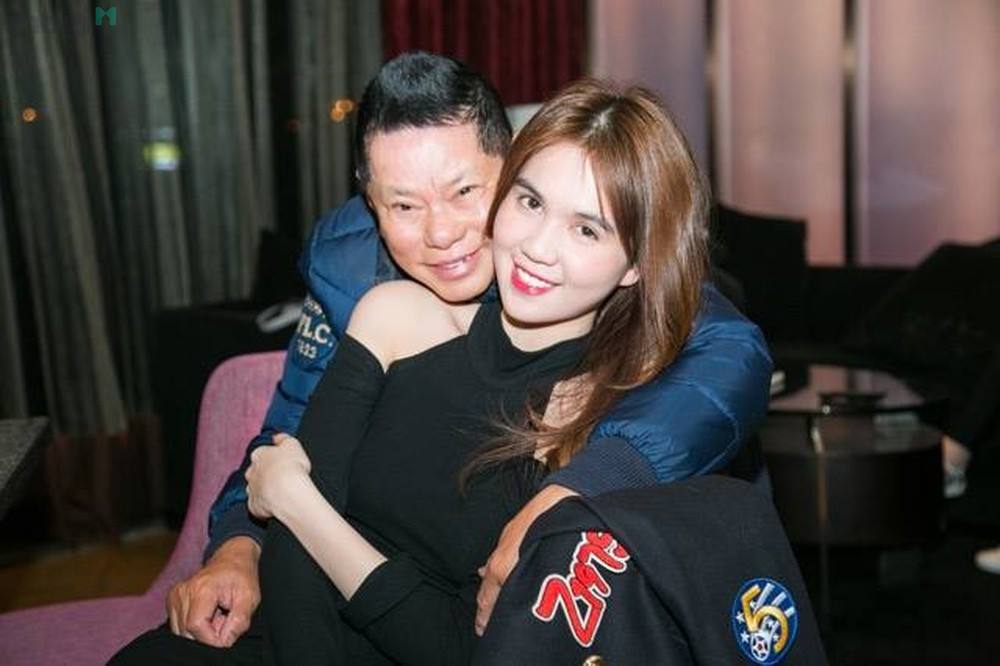 Ngọc Trinh 'vỗ mặt' tình cũ Hoàng Kiều bằng tuyên bố xanh rờn về tiền 2 Ngọc Trinh 'vỗ mặt' tình cũ Hoàng Kiều bằng tuyên bố xanh rờn về tiền 2