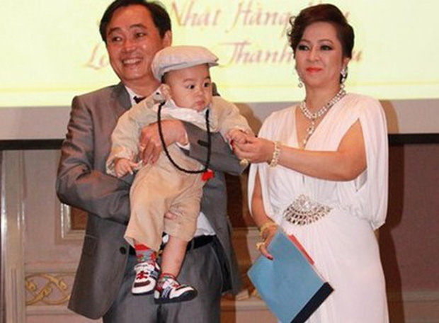Bà Nguyễn Phương Hằng phá lệ làm điều chưa từng có cho quý tử giữa lúc gặp biến 4 Bà Nguyễn Phương Hằng phá lệ làm điều chưa từng có cho quý tử giữa lúc gặp biến 4