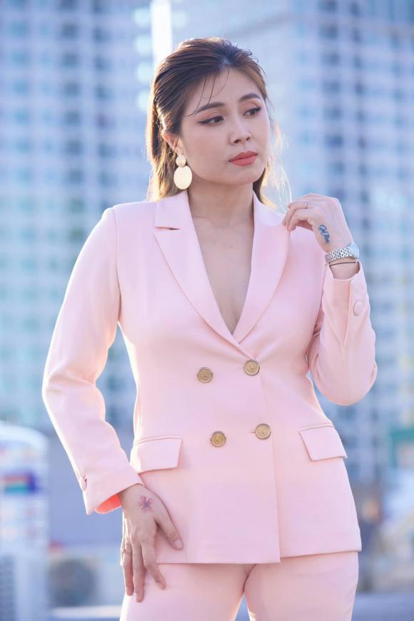 Nhan sắc xinh đẹp, trẻ trung của MC Hoàng Linh. Ảnh FBNV Nhan sắc xinh đẹp, trẻ trung của MC Hoàng Linh. Ảnh FBNV
