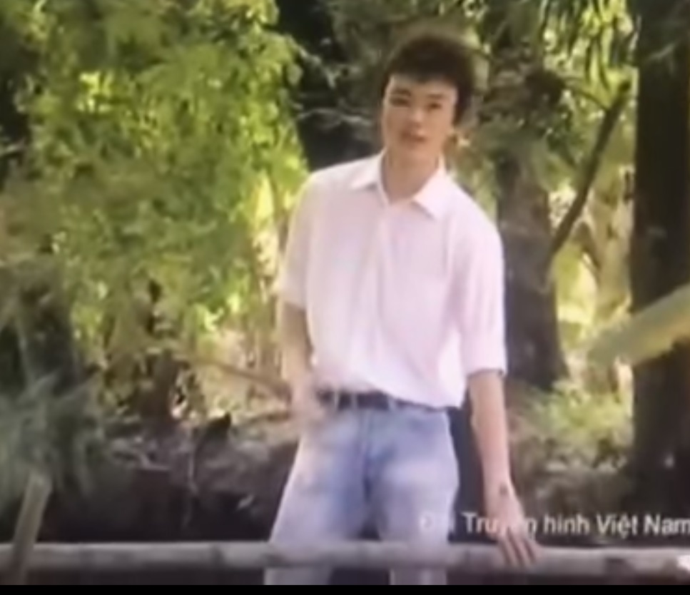BTV Hữu Bằng tự nhận mình 'trẻ trâu' khi mới vào nghề nhưng đầy nhiệt huyết. Ảnh cắt từ clip BTV Hữu Bằng tự nhận mình 'trẻ trâu' khi mới vào nghề nhưng đầy nhiệt huyết. Ảnh cắt từ clip