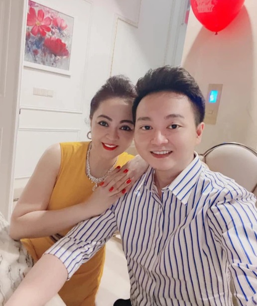 Không phải ông Dũng 'lò vôi', đây mới là người đàn ông được bà Phương Hằng chiều chuộng 1 Không phải ông Dũng 'lò vôi', đây mới là người đàn ông được bà Phương Hằng chiều chuộng 1