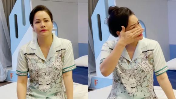 Hết bị chồng cũ trở mặt, Nhật Kim Anh khóc nức nở vì rơi vào hoàn cảnh trớ trêu không thể gặp con. Ảnh cắt từ clip Hết bị chồng cũ trở mặt, Nhật Kim Anh khóc nức nở vì rơi vào hoàn cảnh trớ trêu không thể gặp con. Ảnh cắt từ clip