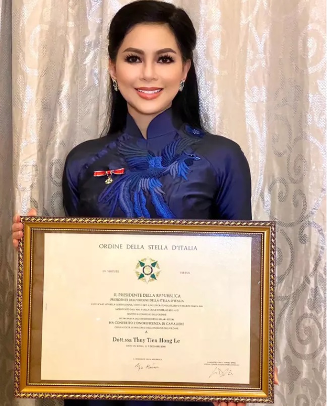 Mẹ chồng Hà Tăng khoe thần thái sang chảnh, đậm khí chất phu nhân bạc tỷ. Ảnh internet Mẹ chồng Hà Tăng khoe thần thái sang chảnh, đậm khí chất phu nhân bạc tỷ. Ảnh internet