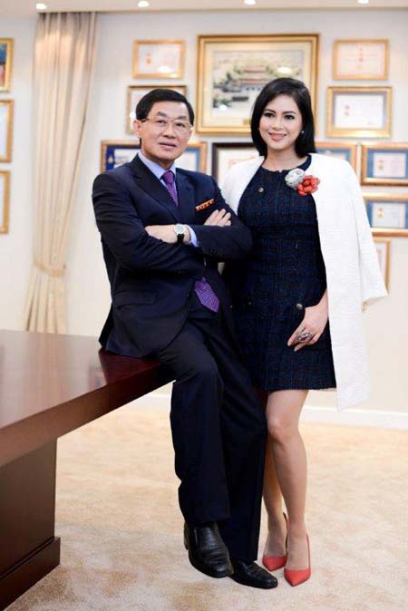 Bố mẹ chồng quyền lực của Hà Tăng. Ảnh internet Bố mẹ chồng quyền lực của Hà Tăng. Ảnh internet