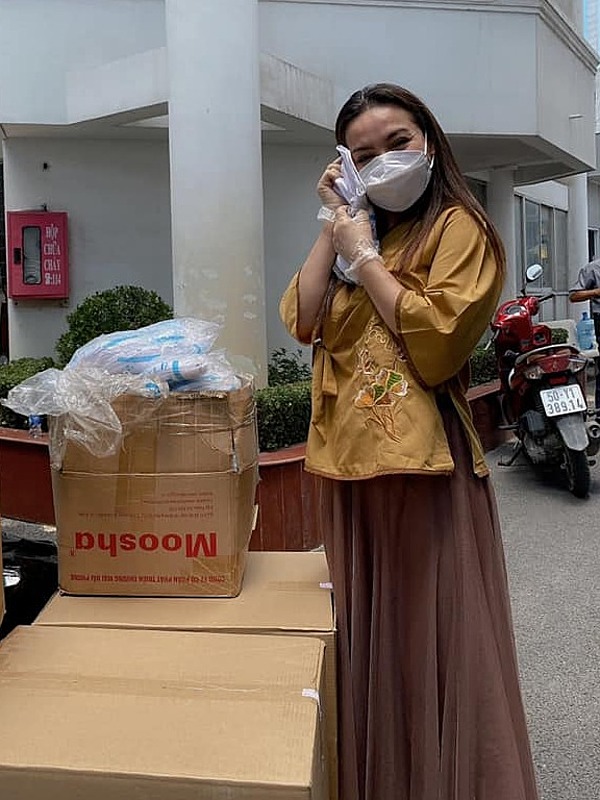 Phi Nhung tích cực làm từ thiện khi còn khỏe. Ảnh internet Phi Nhung tích cực làm từ thiện khi còn khỏe. Ảnh internet