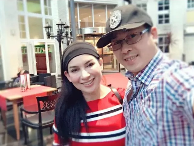 Phi Nhung và em trai. Ảnh internet