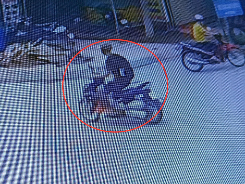 Tin tức pháp luật 24h: Bộ Công an rà soát tài khoản các nghệ sĩ từ thiện, Tin mới vụ nam tài xế bị cướp 2 Tin tức pháp luật 24h: Bộ Công an rà soát tài khoản các nghệ sĩ từ thiện, Tin mới vụ nam tài xế bị cướp 2