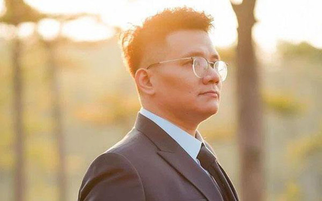 Nhâm Hoàng Khang trắng tay, rơi vào bi kịch đau đớn nhất sau ồn ào với bà Phương Hằng 3 Nhâm Hoàng Khang trắng tay, rơi vào bi kịch đau đớn nhất sau ồn ào với bà Phương Hằng 3