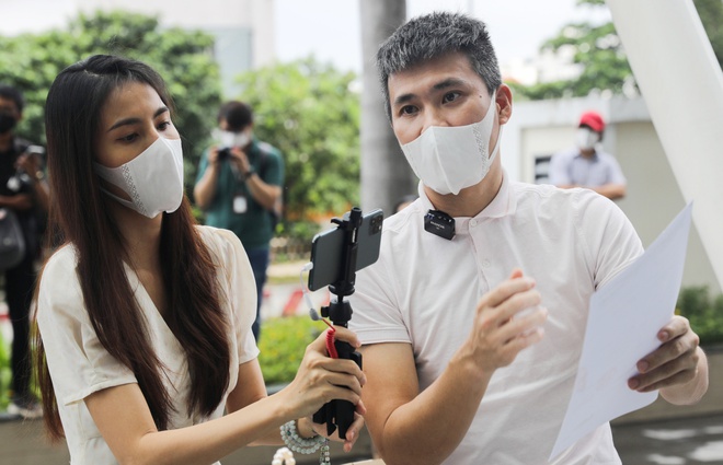 Sao Việt 15/10: Lộ ảnh cận mặt chồng đầu của Phi Nhung, một nam ca sĩ khiến loạt sao Việt hốt hoảng và lo lắng - Ảnh 2 Sao Việt 15/10: Lộ ảnh cận mặt chồng đầu của Phi Nhung, một nam ca sĩ khiến loạt sao Việt hốt hoảng và lo lắng - Ảnh 2