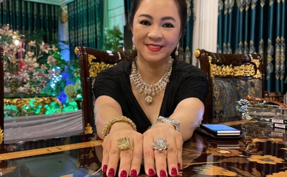 Rò rỉ clip bà Phương Hằng quẩy nhiệt tình không hổ danh đại gia đất Bình Dương 3 Rò rỉ clip bà Phương Hằng quẩy nhiệt tình không hổ danh đại gia đất Bình Dương 3