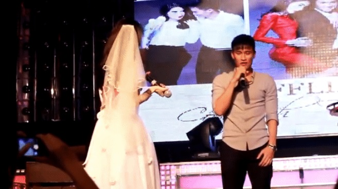 Clip cũ bị khui lại, Công Vinh bị soi thái độ bất thường dành cho Thủy Tiên 3 Clip cũ bị khui lại, Công Vinh bị soi thái độ bất thường dành cho Thủy Tiên 3