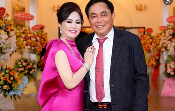 Bà Phương Hằng bị camera giấu kín bóc trần con người thật: 1 chi tiết khiến CĐM ngạc nhiên 4 Bà Phương Hằng bị camera giấu kín bóc trần con người thật: 1 chi tiết khiến CĐM ngạc nhiên 4