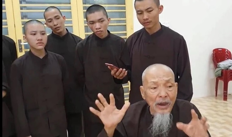 Bà Phương Hằng khó chịu đòi sư thầy Tịnh thất Bồng Lai ra mặt đối chất 2 Bà Phương Hằng khó chịu đòi sư thầy Tịnh thất Bồng Lai ra mặt đối chất 2