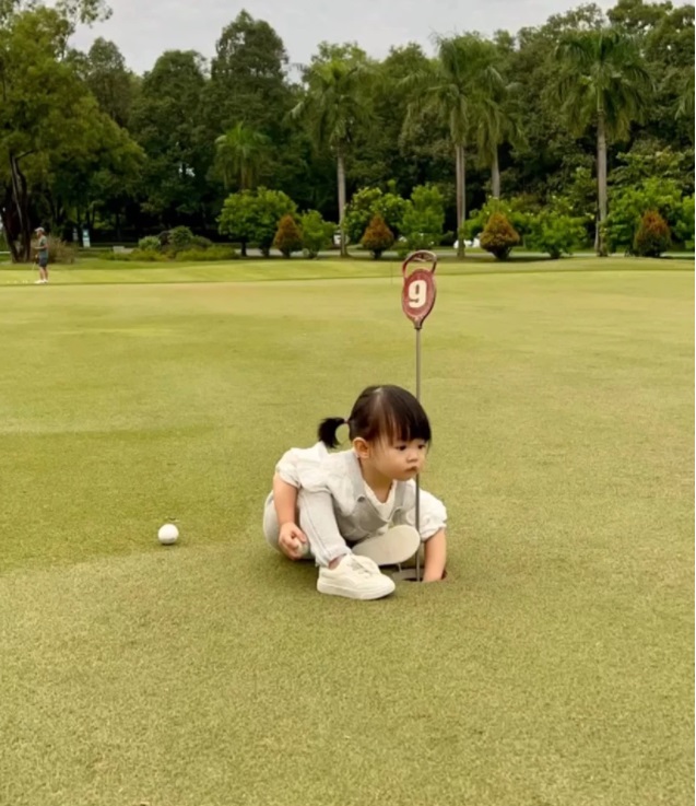Không có gì ngoài điều kiện, Cường đô la khoe cuộc sống thượng lưu của ái nữ mới hơn 1 tuổi. Ảnh FBNV Không có gì ngoài điều kiện, Cường đô la khoe cuộc sống thượng lưu của ái nữ mới hơn 1 tuổi. Ảnh FBNV