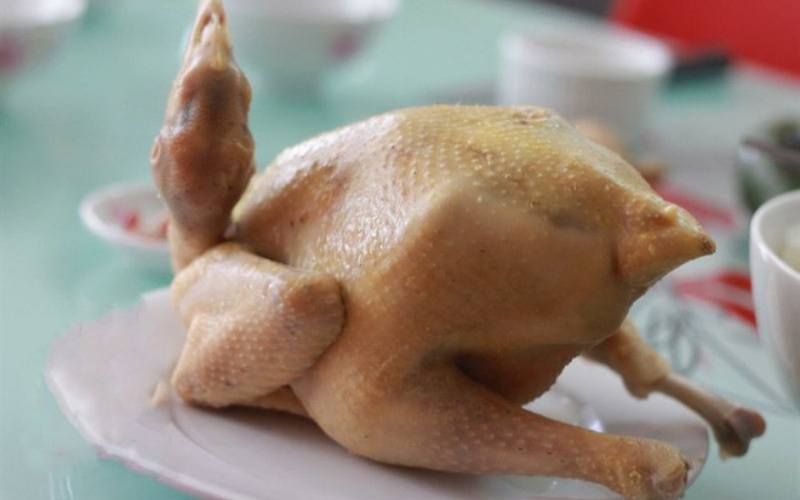 Một bộ phận trên con gà nhiều người thích ăn nhưng lại rất độc hại 1