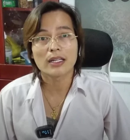 Sư thầy Tịnh thất Bồng Lai nhận tin vui trước giờ gặp bà Phương Hằng 2 Sư thầy Tịnh thất Bồng Lai nhận tin vui trước giờ gặp bà Phương Hằng 2