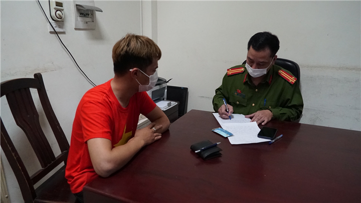Tin tức pháp luật 24h: Giang Kim Cúc xóa tên cộng sự thân thiết vừa bị bắt 2