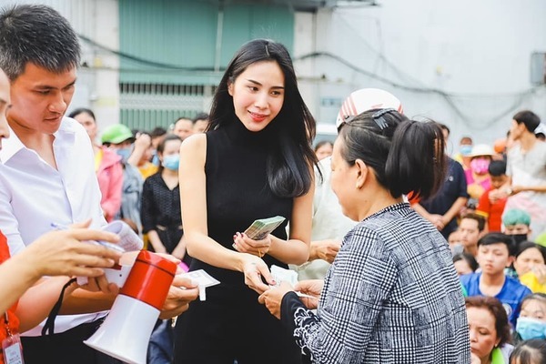 Vận đen kéo dài, vợ chồng Thủy Tiên lại bị tung tin nhắn tố ăn chặn 3