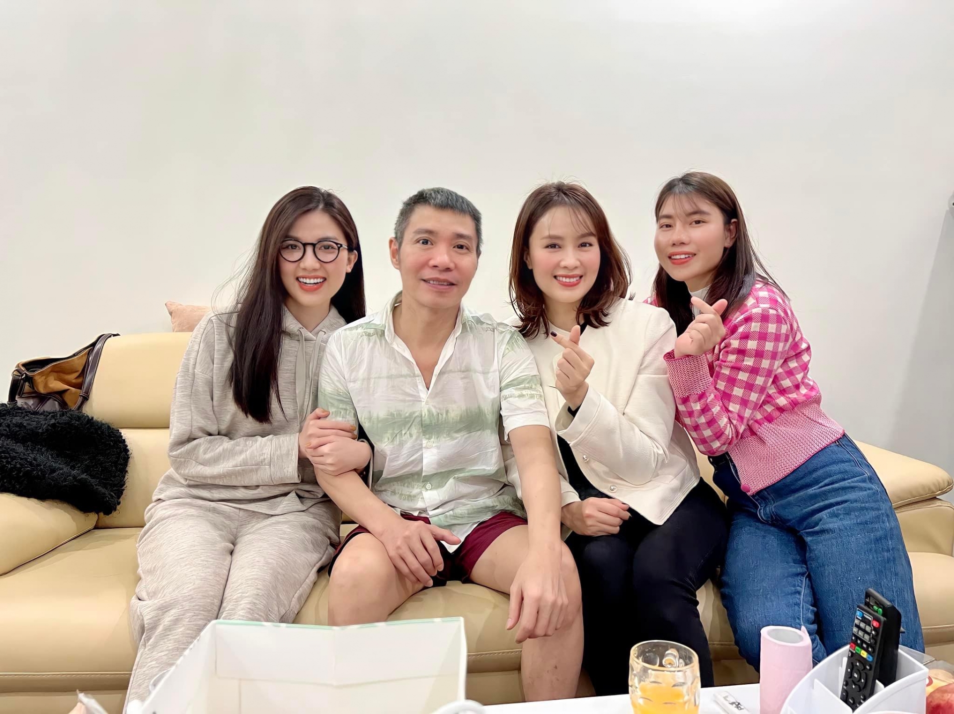 NS Công Lý lộ tình trạng hiện tại sau khi về nhà, bị CĐM nhắc nhở điều tế nhị - Ảnh 1 NS Công Lý lộ tình trạng hiện tại sau khi về nhà, bị CĐM nhắc nhở điều tế nhị - Ảnh 1