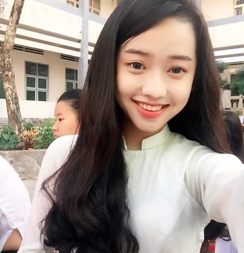 Nhan sắc trước khi thẩm mỹ của Thúy Vi. Ảnh internet