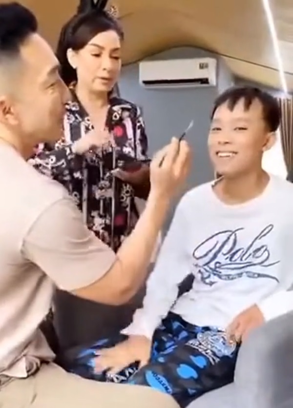 Xôn xao video cố ca sĩ Phi Nhung thận trọng hỏi Hồ Văn Cường về chuyện tiền bạc 2