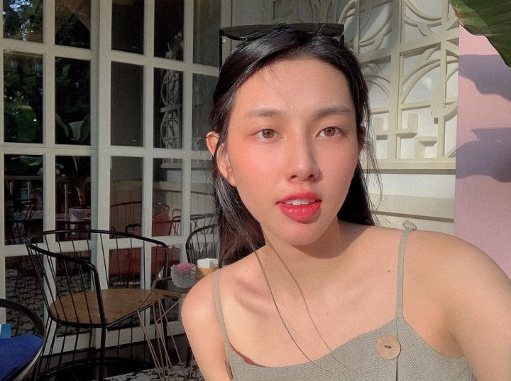 Mặt mộc đẹp không tì vết của Hoa hậu Thùy Tiên. Ảnh internet Mặt mộc đẹp không tì vết của Hoa hậu Thùy Tiên. Ảnh internet