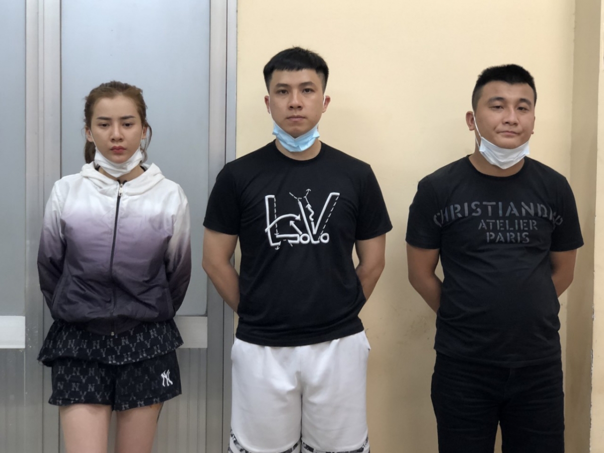 Tin tức pháp luật 24h: Bắt kẻ bị truy nã dưới hầm bí mật, Bạn gái 'tin đồn' Quang Hải bị doạ tạt axit - Ảnh 2 Tin tức pháp luật 24h: Bắt kẻ bị truy nã dưới hầm bí mật, Bạn gái 'tin đồn' Quang Hải bị doạ tạt axit - Ảnh 2