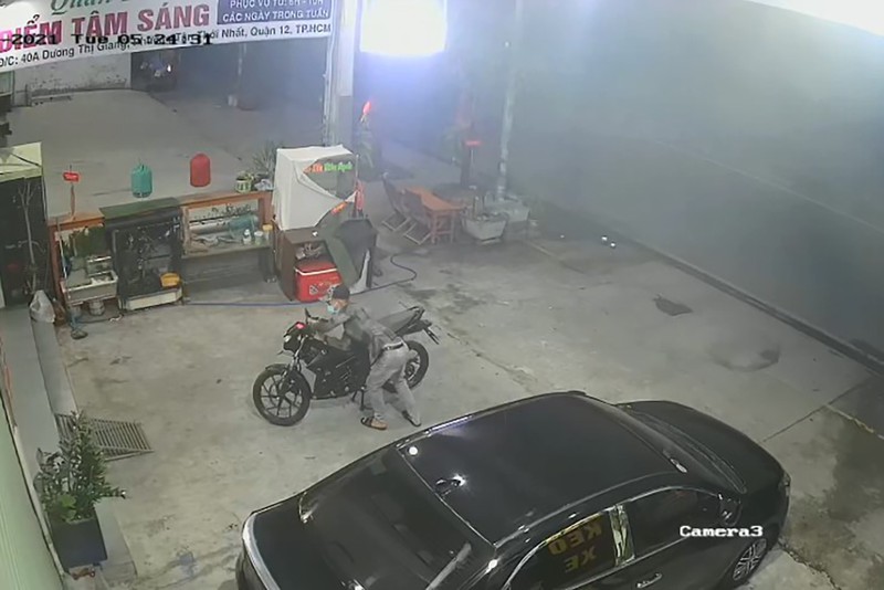 Tin tức pháp luật 24h: Huy động 100 cán bộ, chiến sỹ triệt phá đường đánh bạc qua mạng với số tiền 1000 tỷ - Ảnh 3 Tin tức pháp luật 24h: Huy động 100 cán bộ, chiến sỹ triệt phá đường đánh bạc qua mạng với số tiền 1000 tỷ - Ảnh 3