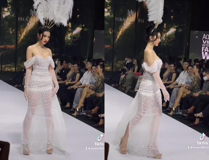 Tuy nhiên, ở một đoạn video khác thì Lệ Quyên lại chăm chú xem đàn em thể hiện trên sàn thời trang, Ảnh internet Tuy nhiên, ở một đoạn video khác thì Lệ Quyên lại chăm chú xem đàn em thể hiện trên sàn thời trang, Ảnh internet