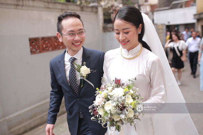 MC Phí Linh khoe cuộc sống hôn nhân ngọt ngào bên ông xã quyền lực - Ảnh 2 MC Phí Linh khoe cuộc sống hôn nhân ngọt ngào bên ông xã quyền lực - Ảnh 2